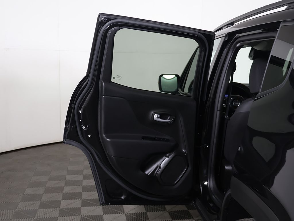 Used 2023 Black Jeep Latitude image 19