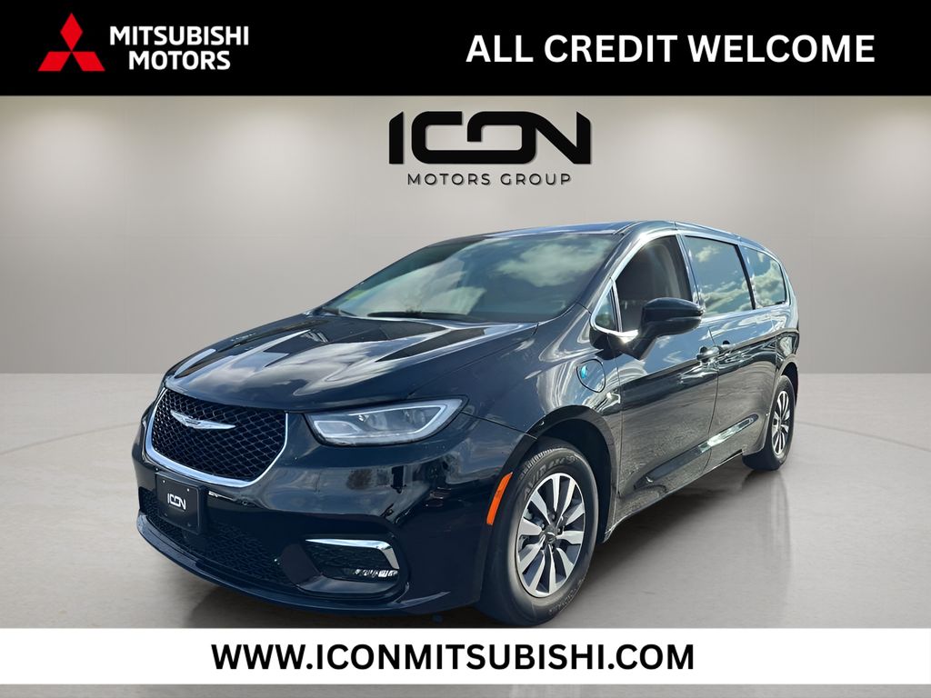 2024 Chrysler Pacifica Hybrid Select PHEV's photo