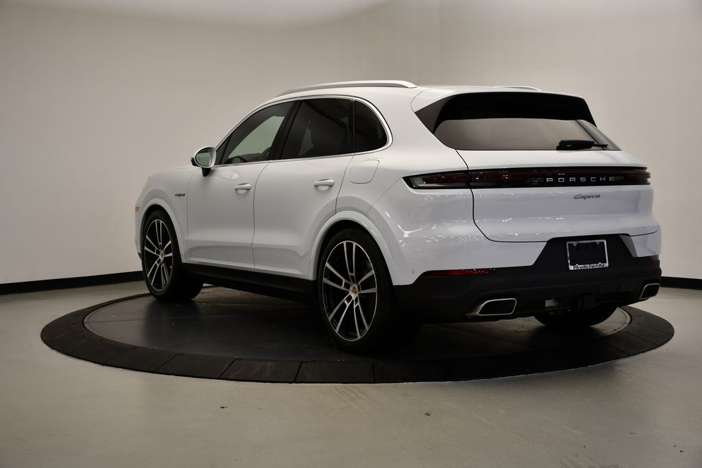 Thumbnail: 2026 Porsche Cayenne - 3