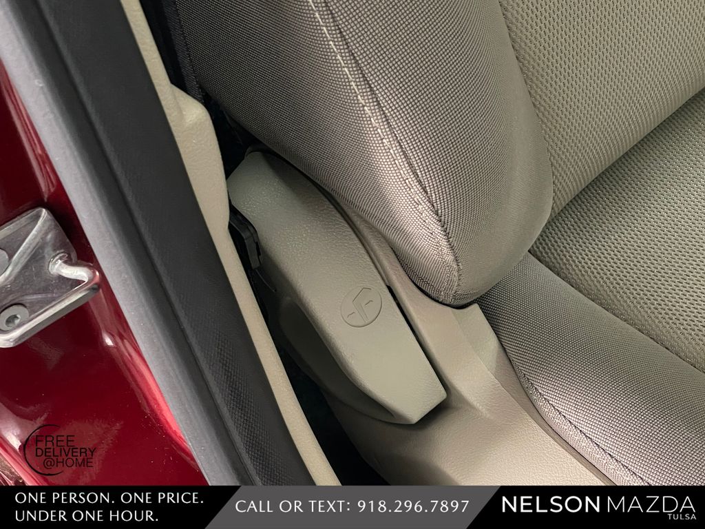 Used 2014 Red Ford SE image 39