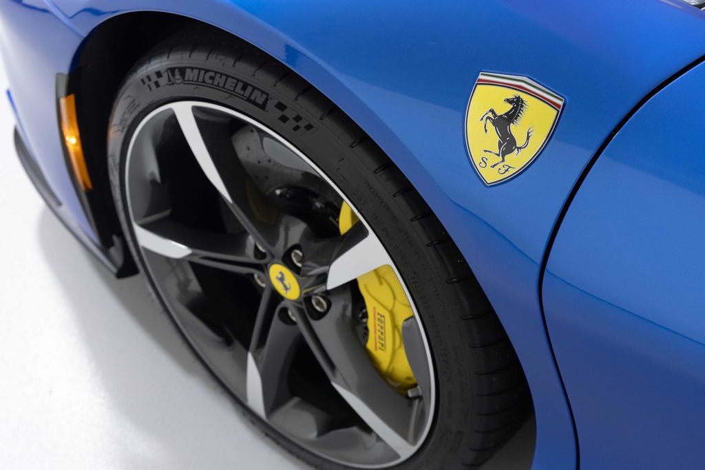Ferrari 2024 SF90 Spider Base