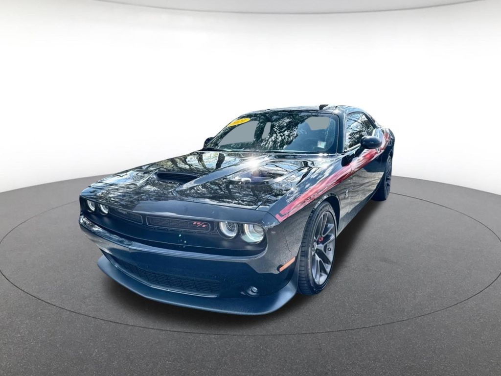 Pitch Black Clearcoat 2021 Dodge Challenger Coupe Rear-Wheel Drive 6-Speed Manual