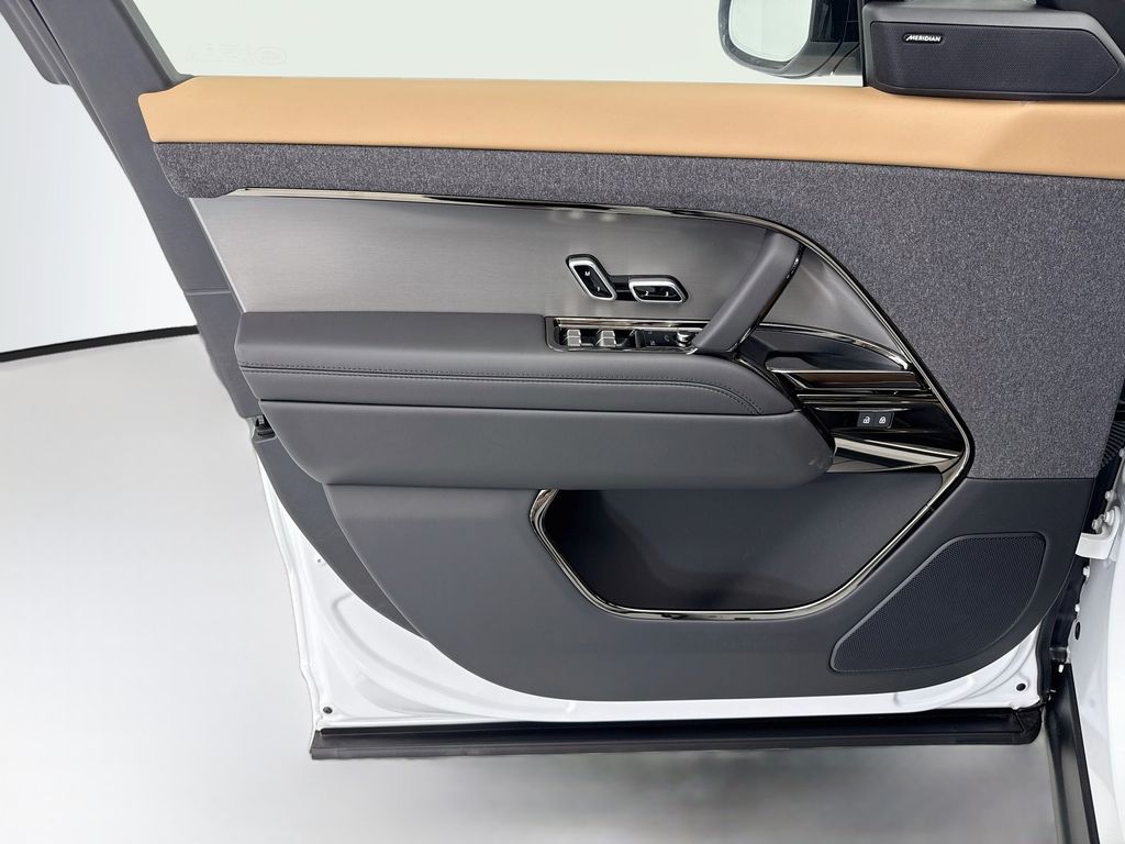 Thumbnail: 2026 Land Rover Range Rover Sport - 23
