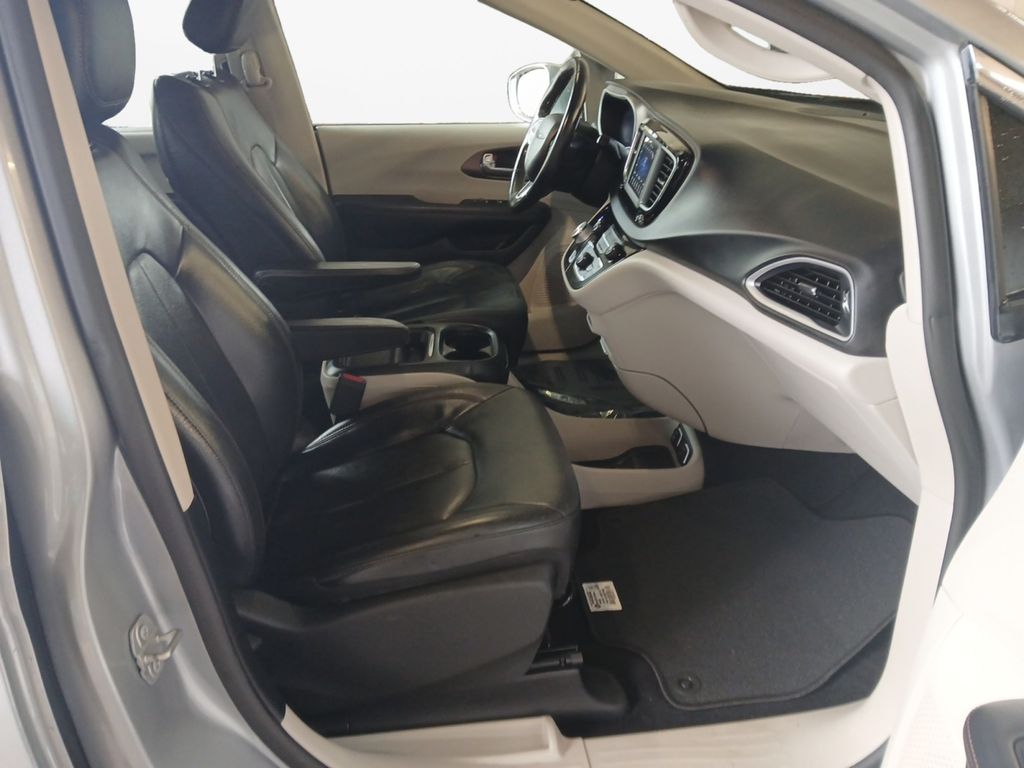 Used Car 2019 Chrysler Pacifica  Touring L For Sale Under $20,000 In Austin, Texas