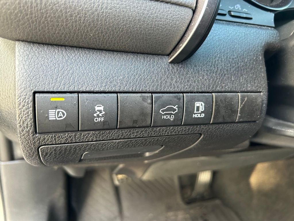 Thumbnail: 2023 Toyota Camry - 18