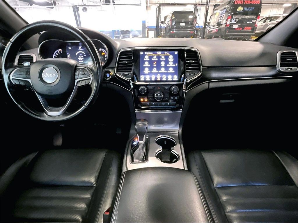 2020 Jeep Grand Cherokee — photo 22