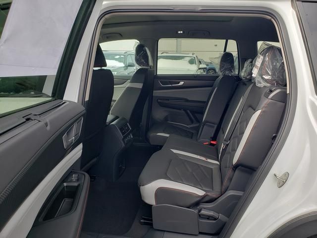 new 2026 Volkswagen Atlas car, priced at $50,878