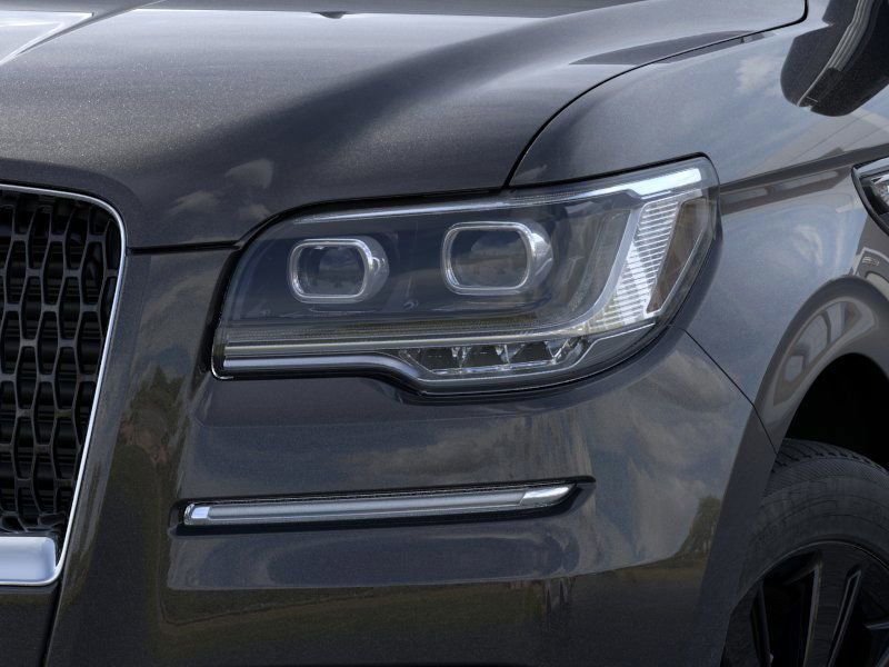 Thumbnail: 2023 Lincoln Navigator - 18