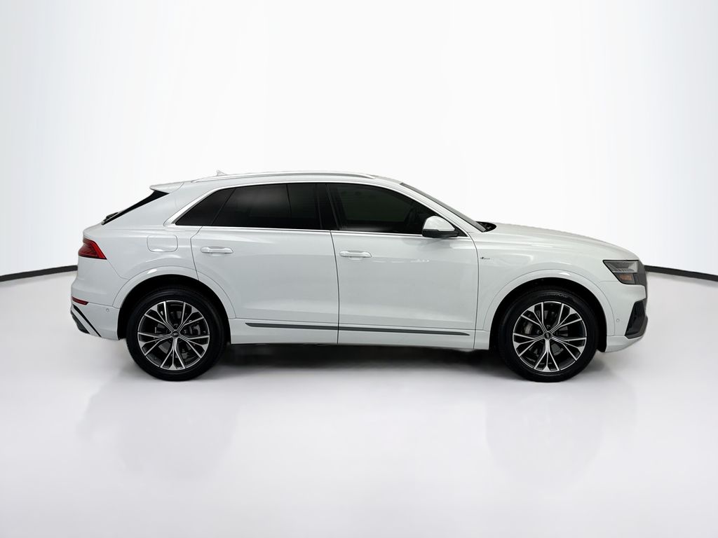 Thumbnail: 2023 Audi Q8 - 4