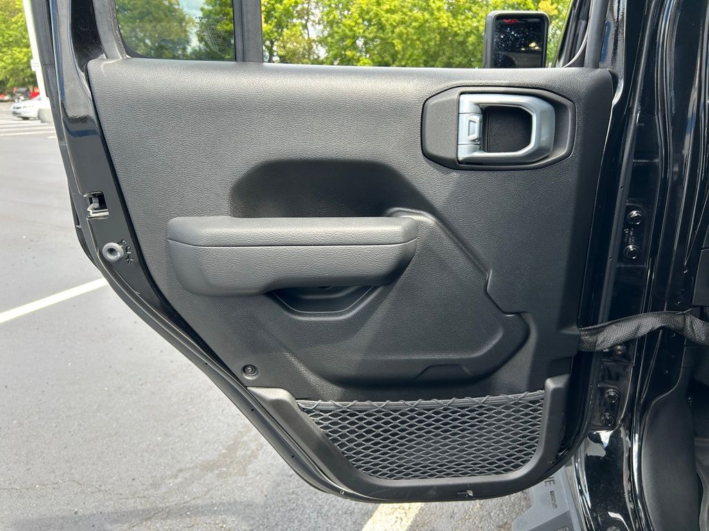 Thumbnail: 2022 Jeep Wrangler - 19