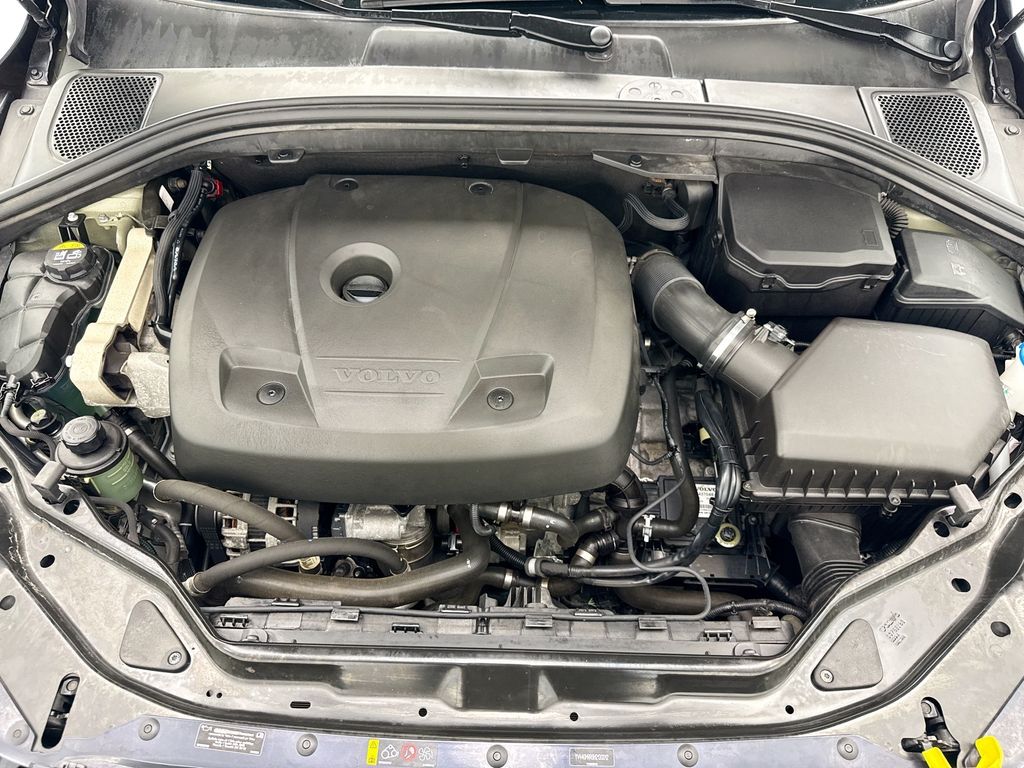 Thumbnail: 2017 Volvo XC60 - 28