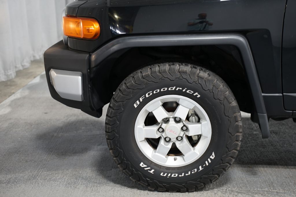 2011 Toyota FJ Cruiser Base 5