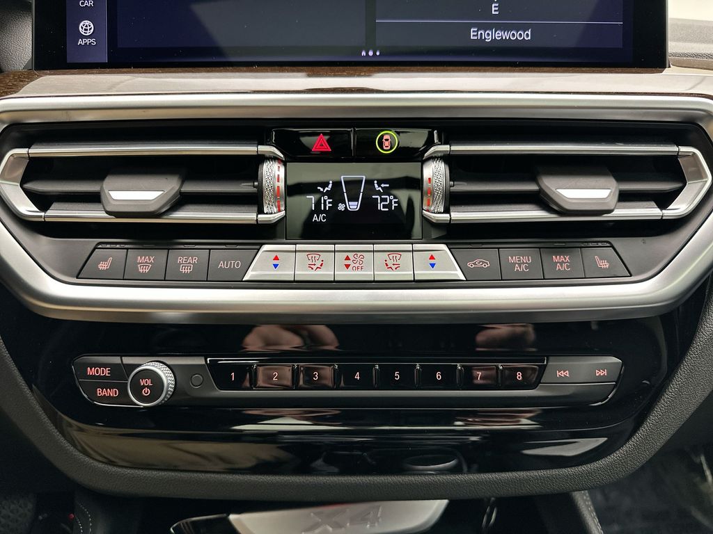 Thumbnail: 2025 BMW X4 - 13