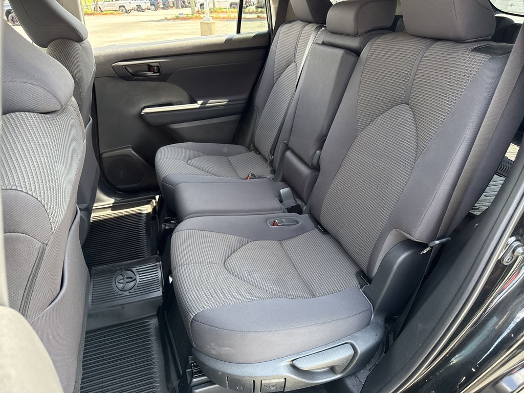 Used 2023 Toyota Highlander SUV