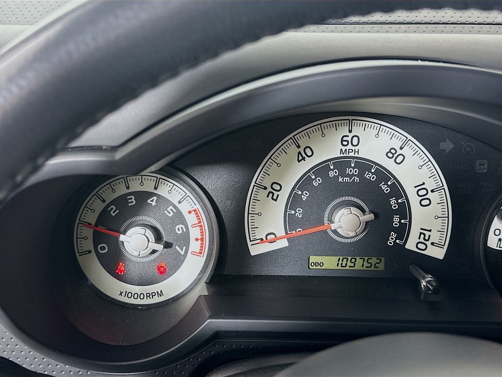 Thumbnail: 2012 Toyota FJ Cruiser - 12