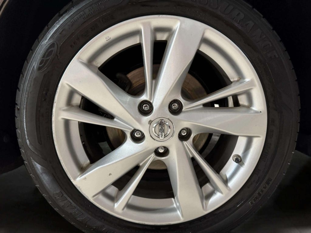 Used 2015 Java Metallic Nissan 2.5 SV image 29