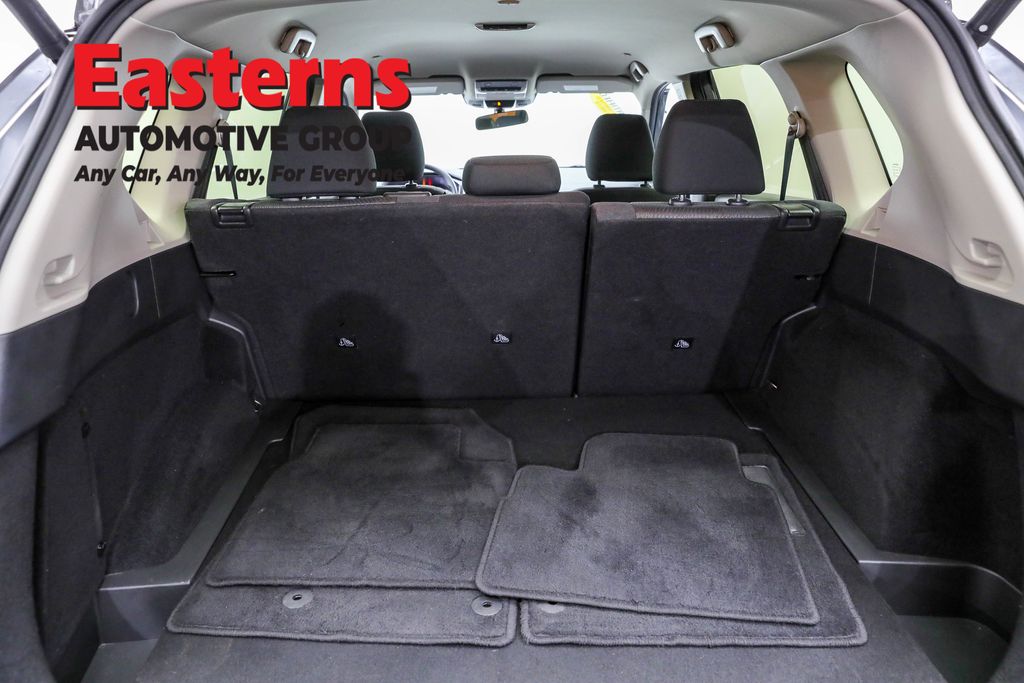 Used 2024 Gray Nissan SV image 9