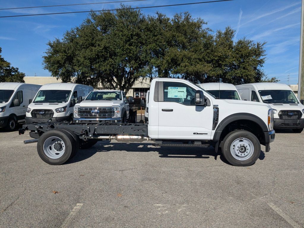 2025 Ford F-600 Chassis XL