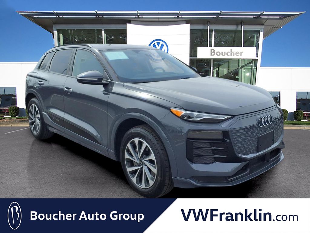 2025 Audi Q6 e-tron quattro Premium