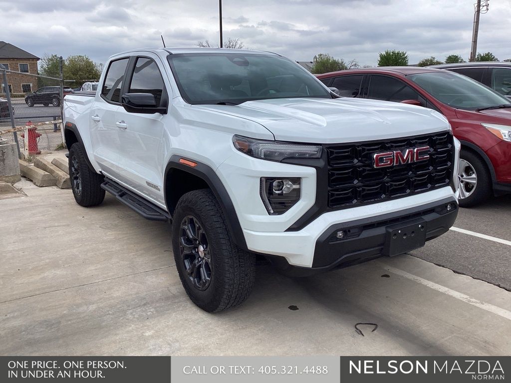 Used 2023 White GMC Elevation image 3