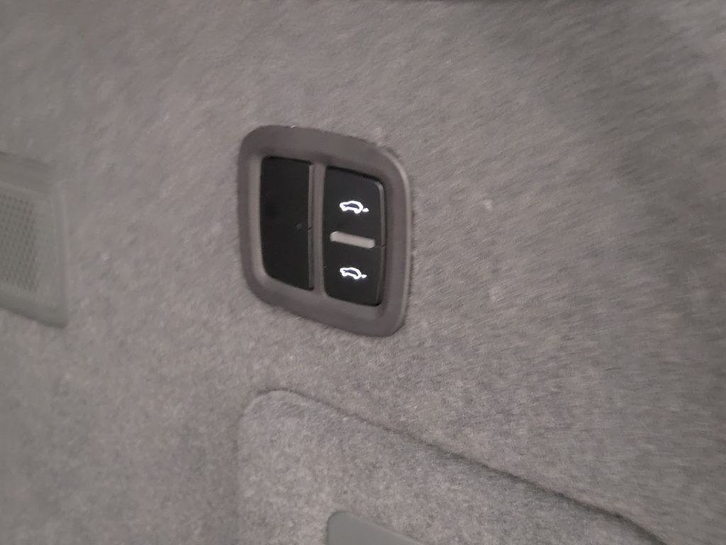 Thumbnail: 2023 Porsche Cayenne - 10