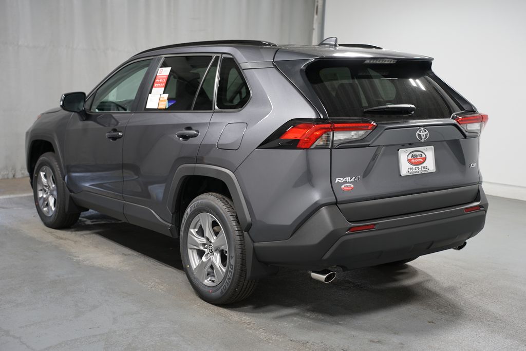 2025 Toyota RAV4 XLE 6