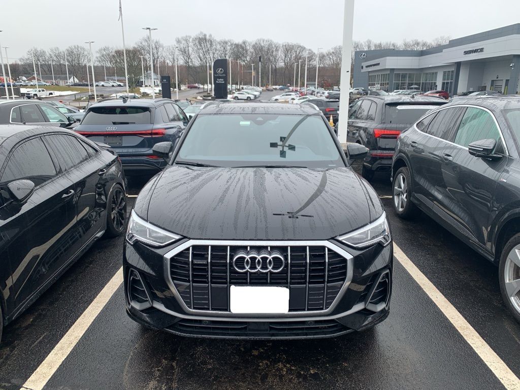 Thumbnail: 2025 Audi Q3 - 2