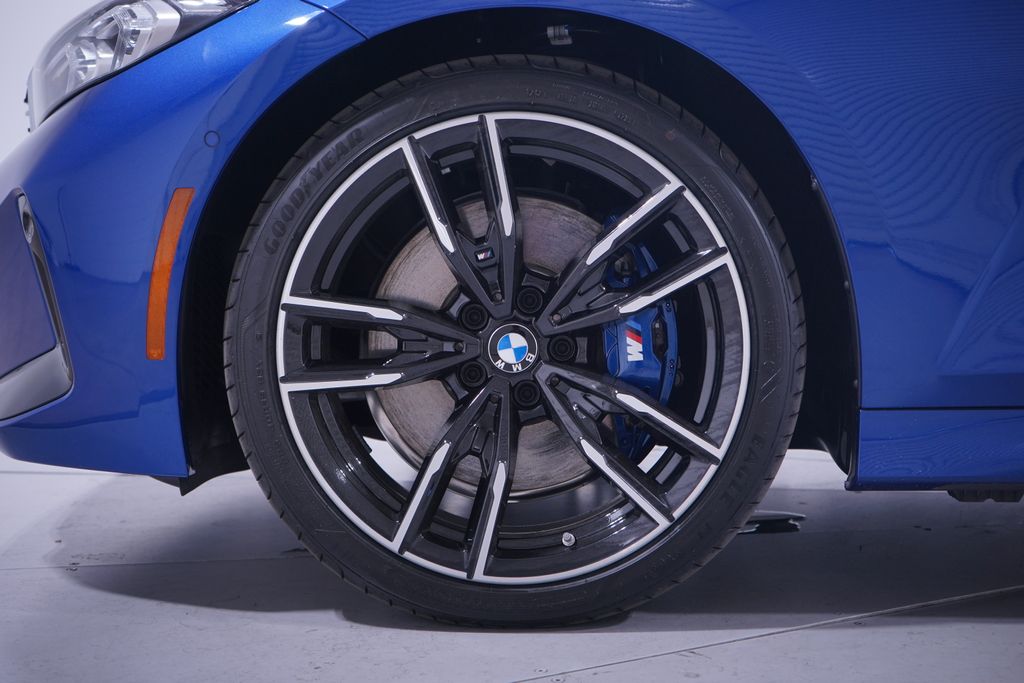 Thumbnail: 2025 BMW 3 Series - 2