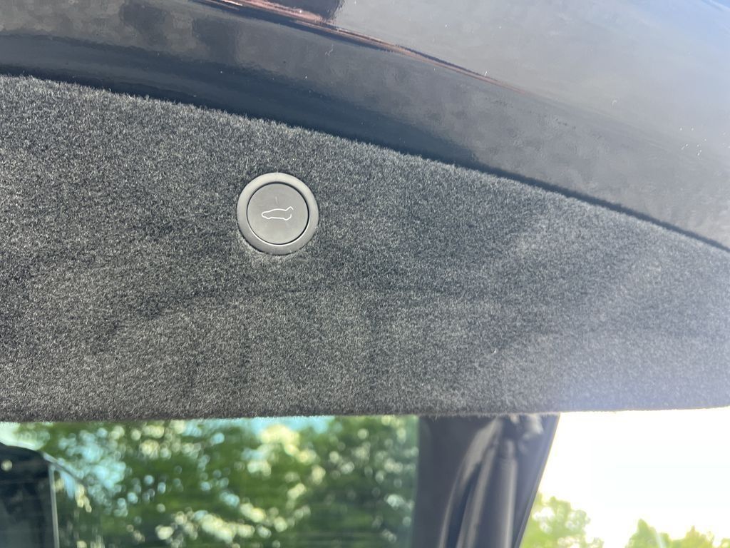 Used 2023  Tesla Standard Range image 17