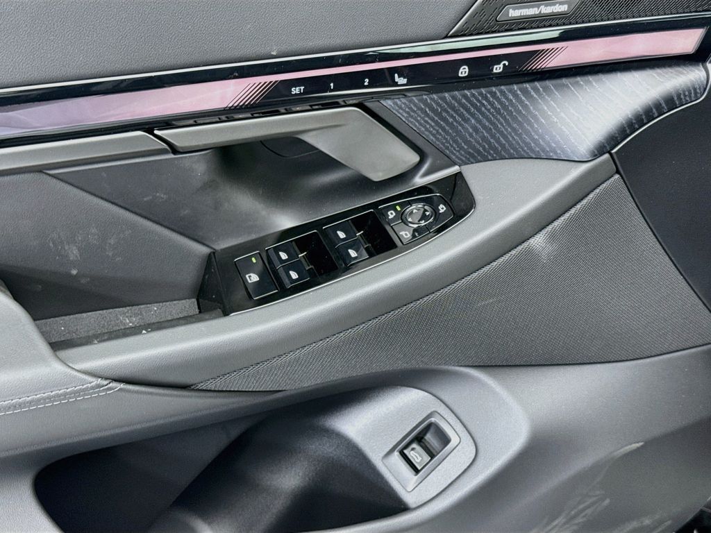 Thumbnail: 2027 BMW 5 Series - 22