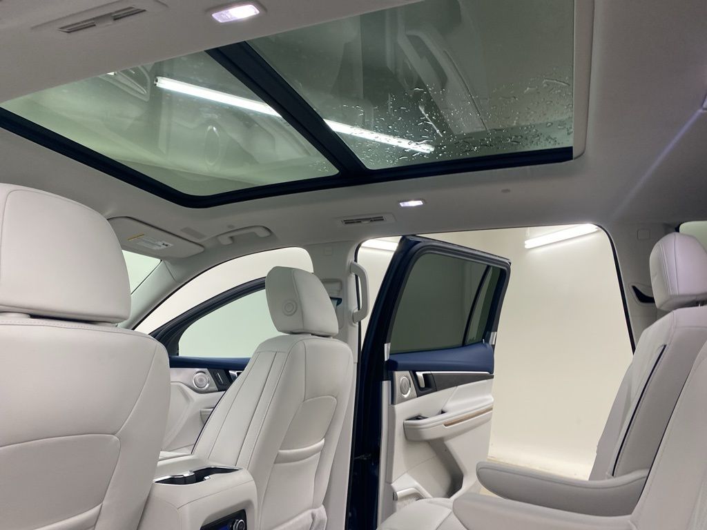 2025 Buick Enclave Avenir photo