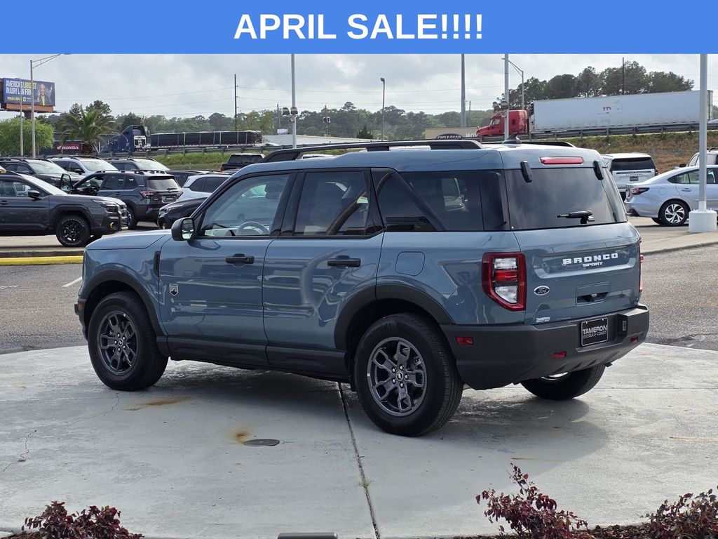 View vehicle photo 4