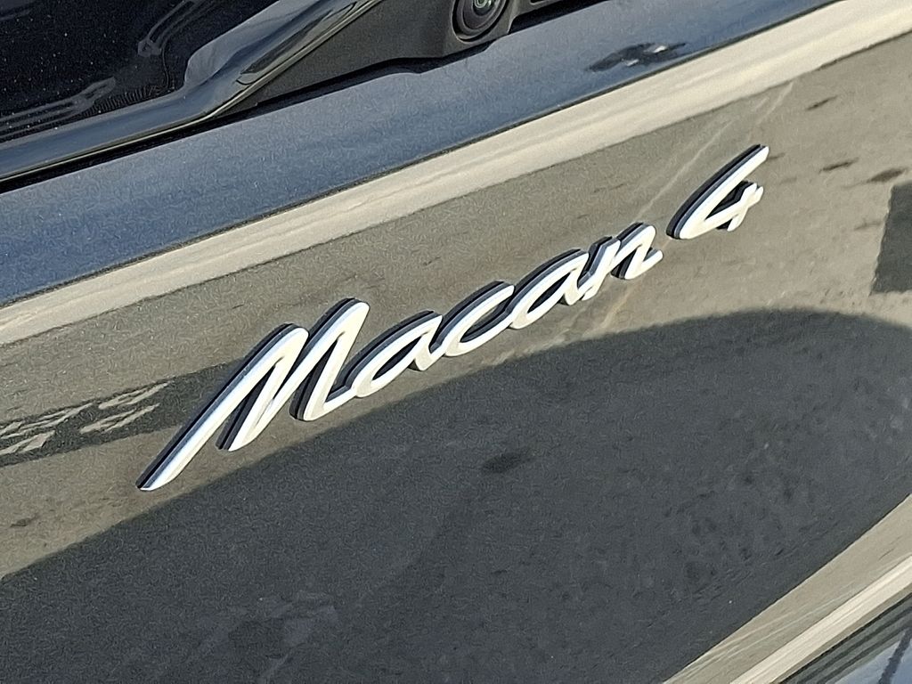 Thumbnail: 2026 Porsche Macan - 26