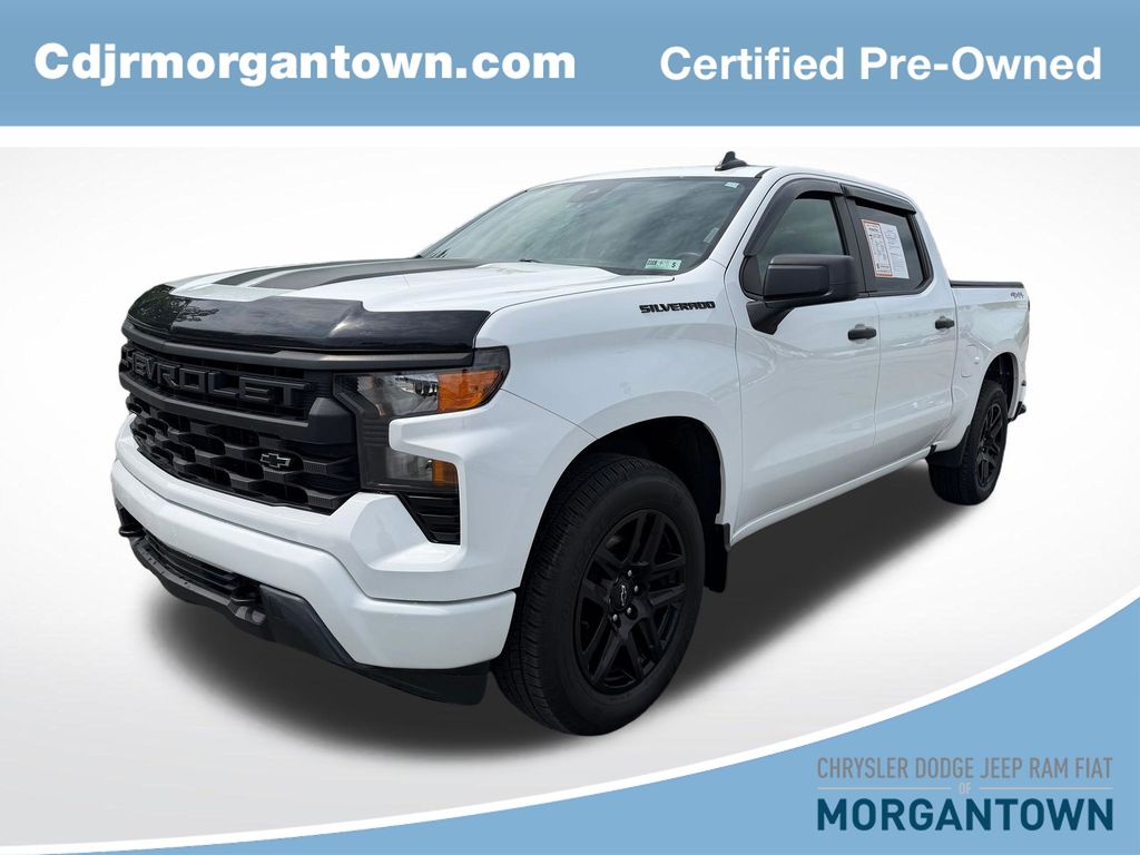 Summit White 2022 Chevrolet Silverado 1500 Custom Crew Cab 4WD Pickup Truck Four-Wheel Drive 8-Speed Automatic