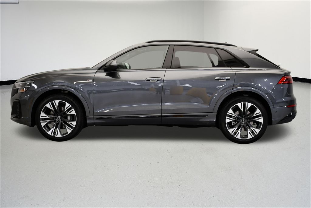 Thumbnail: 2026 Audi Q8 - 2