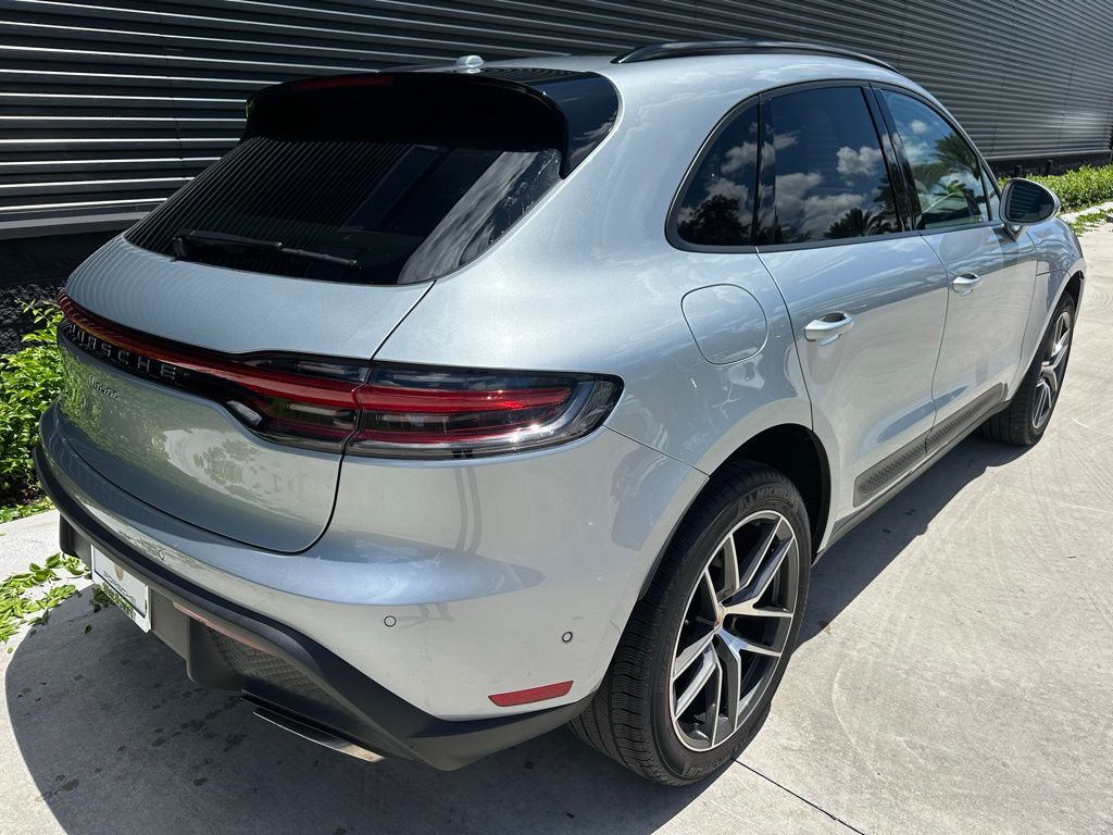2022 Porsche Macan  9