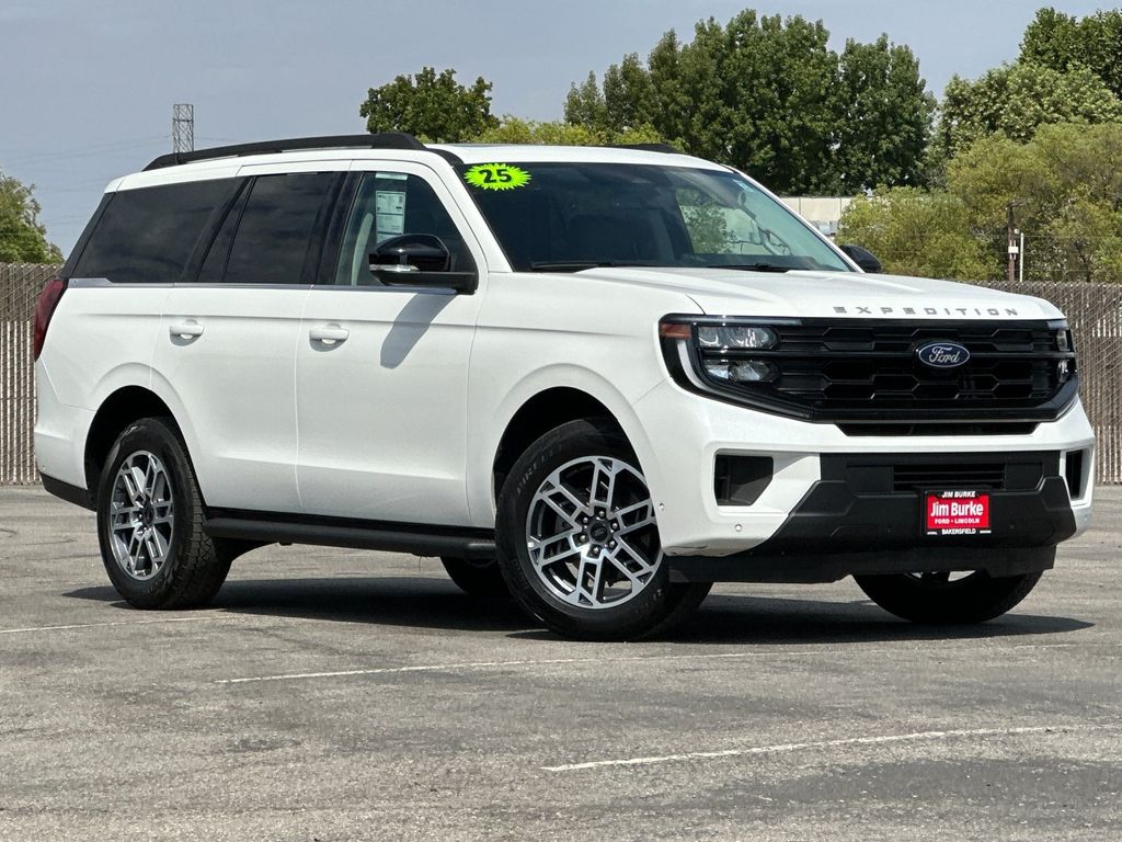 Star White Metallic Tri-Coat 2025 Ford Expedition SUV / Crossover Four-Wheel Drive Automatic