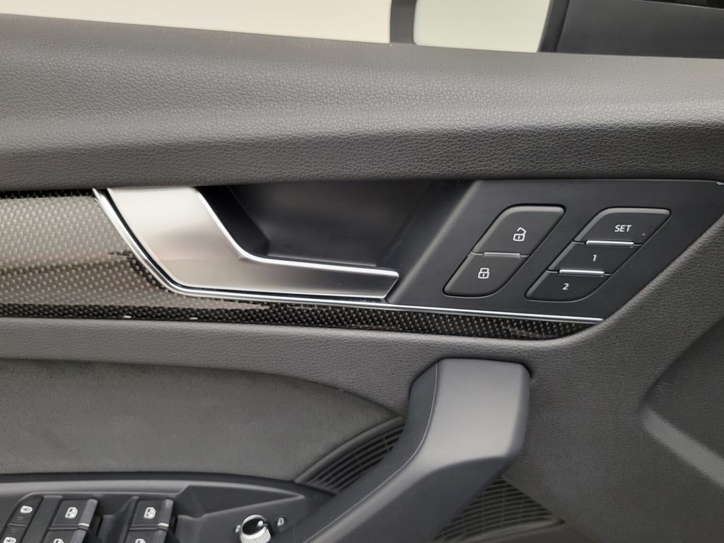 Thumbnail: 2023 Audi SQ5 - 27