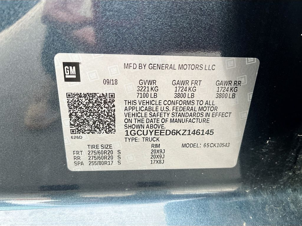 Used 2019 Gray Chevrolet RST image 28