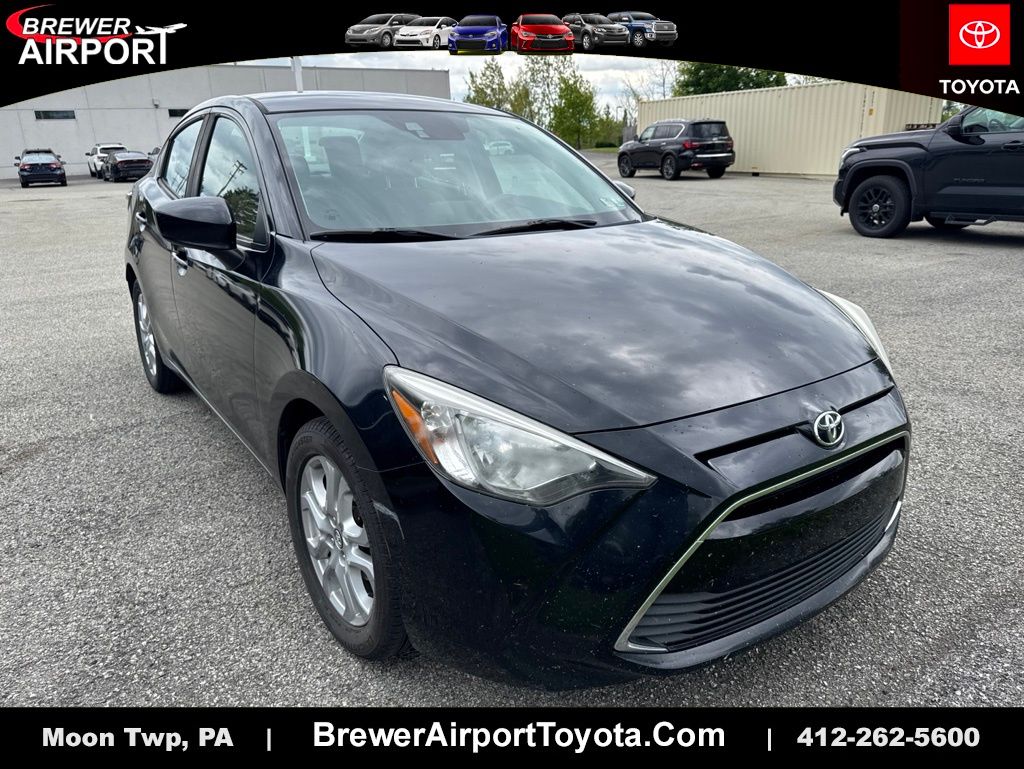 2017 Toyota Yaris iA AT's photo