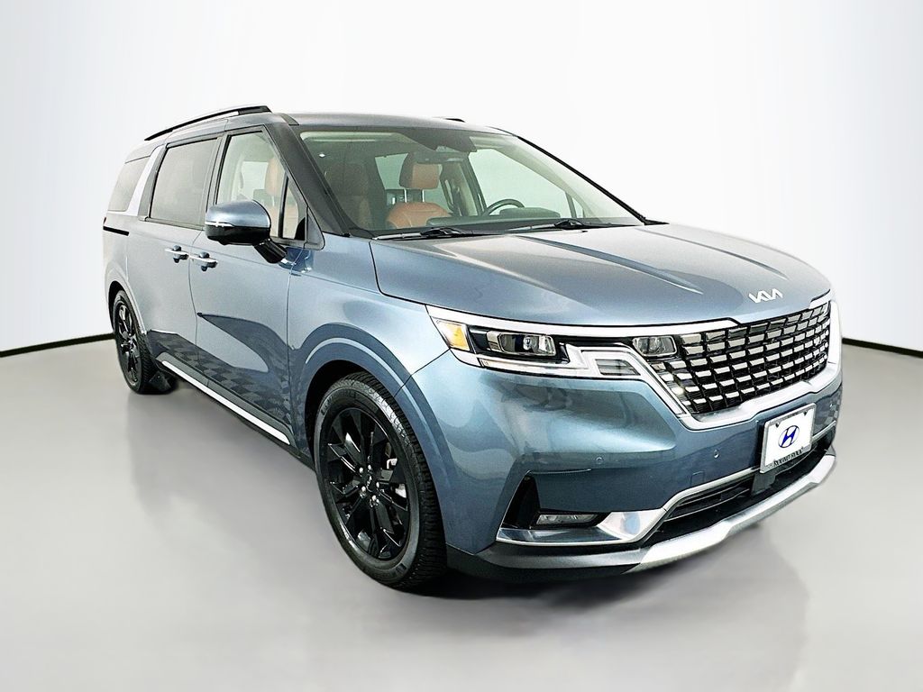 Thumbnail: 2022 Kia Carnival - 3