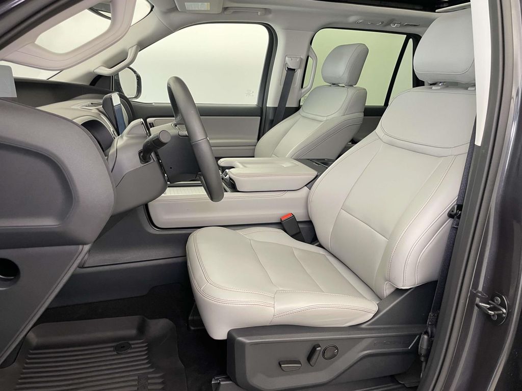 2025 Ford Expedition Active - 4