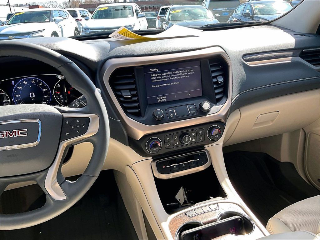 2023 GMC Acadia — photo 18