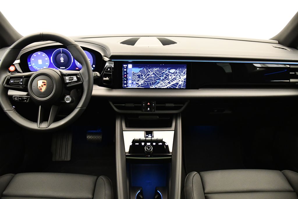 Thumbnail: 2025 Porsche Macan - 23