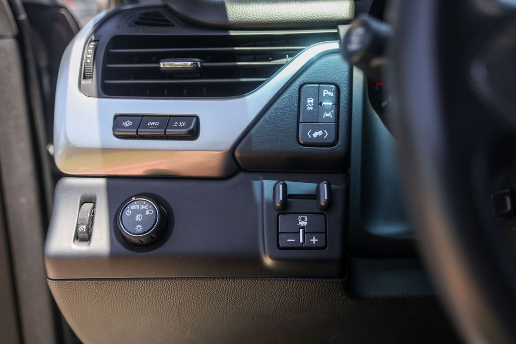 Used 2019 Gray Chevrolet Premier image 18