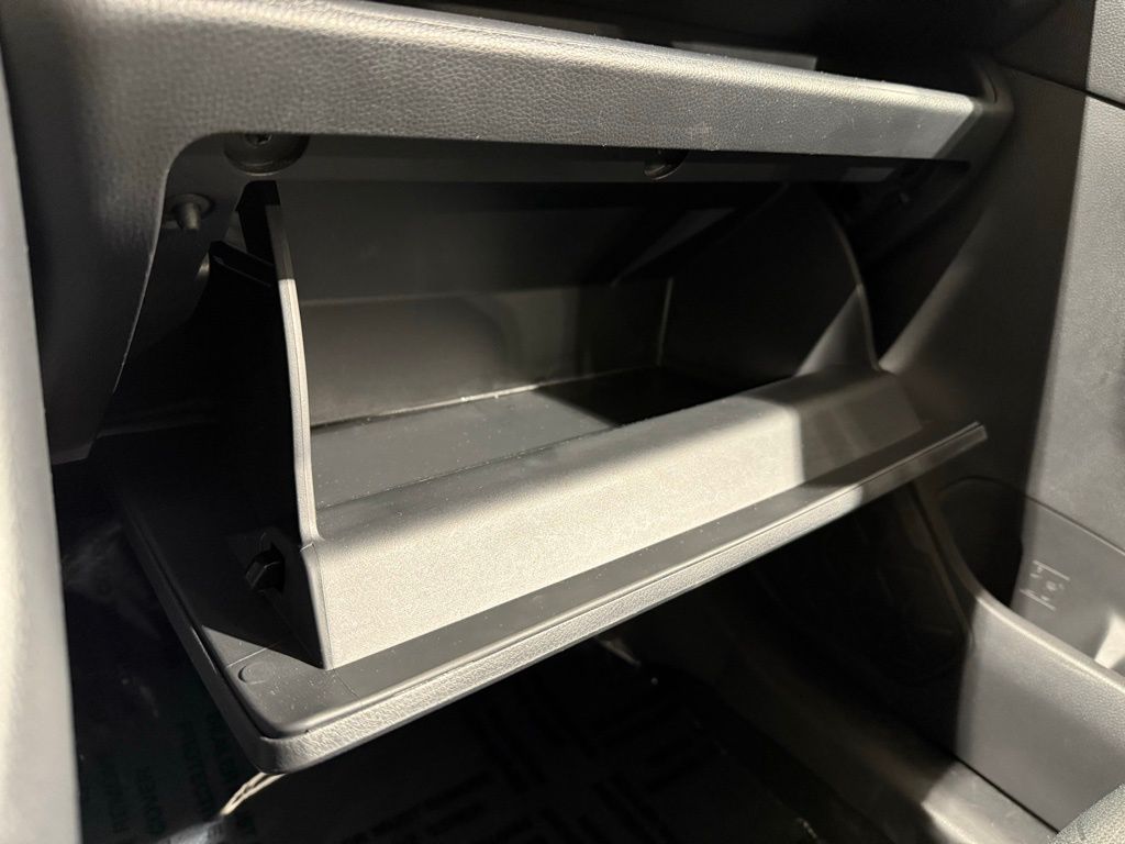 Thumbnail: 2025 Toyota RAV4 - 28