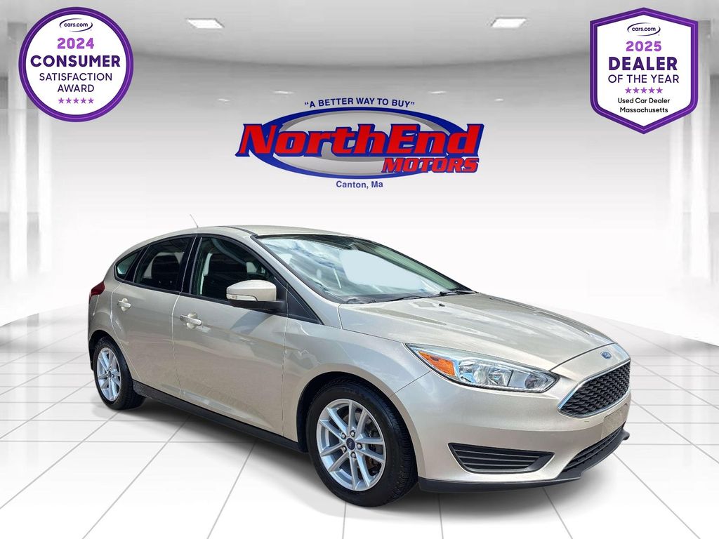 White Gold Metallic 2017 Ford Focus Hatchback Front-Wheel Drive 6-Speed Automatic