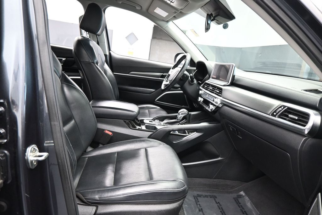 Used 2022 Gravity Gray Kia LX image 45