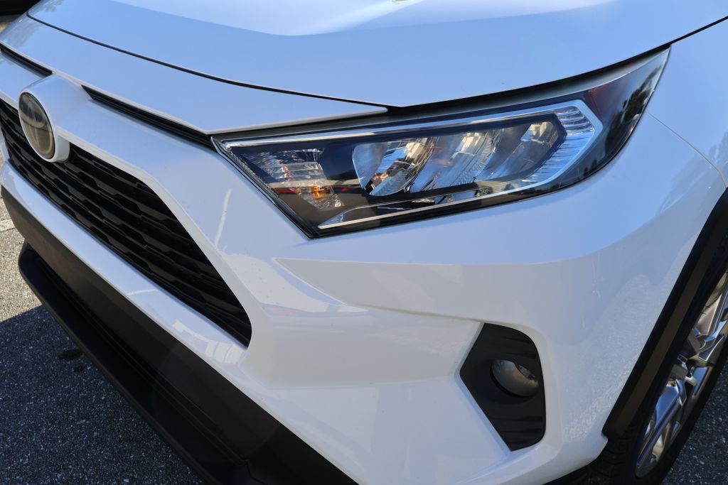 Thumbnail: 2020 Toyota RAV4 - 3
