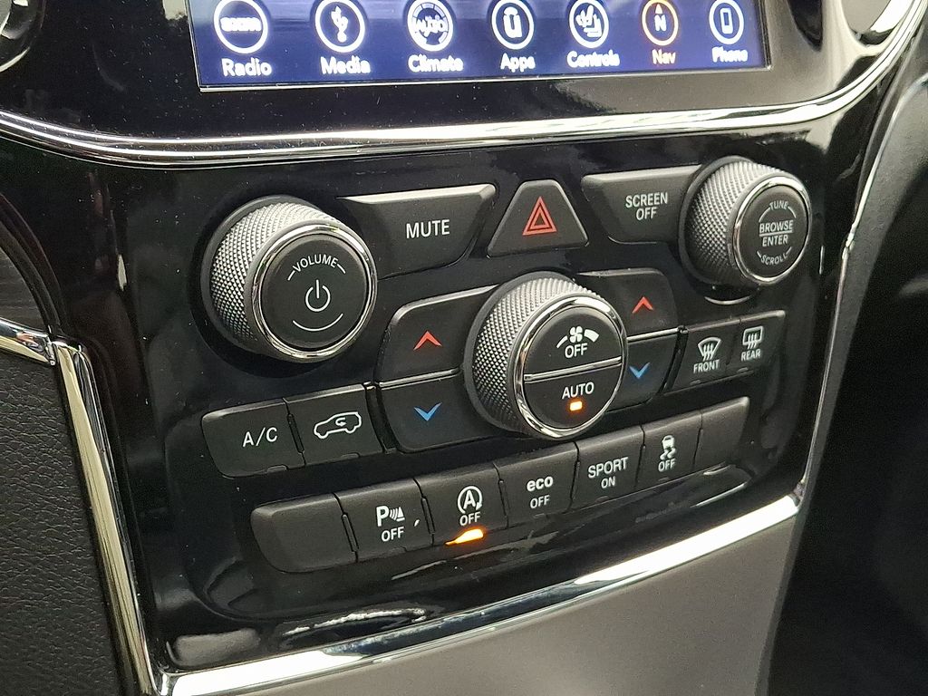 Thumbnail: 2019 Jeep Grand Cherokee - 16